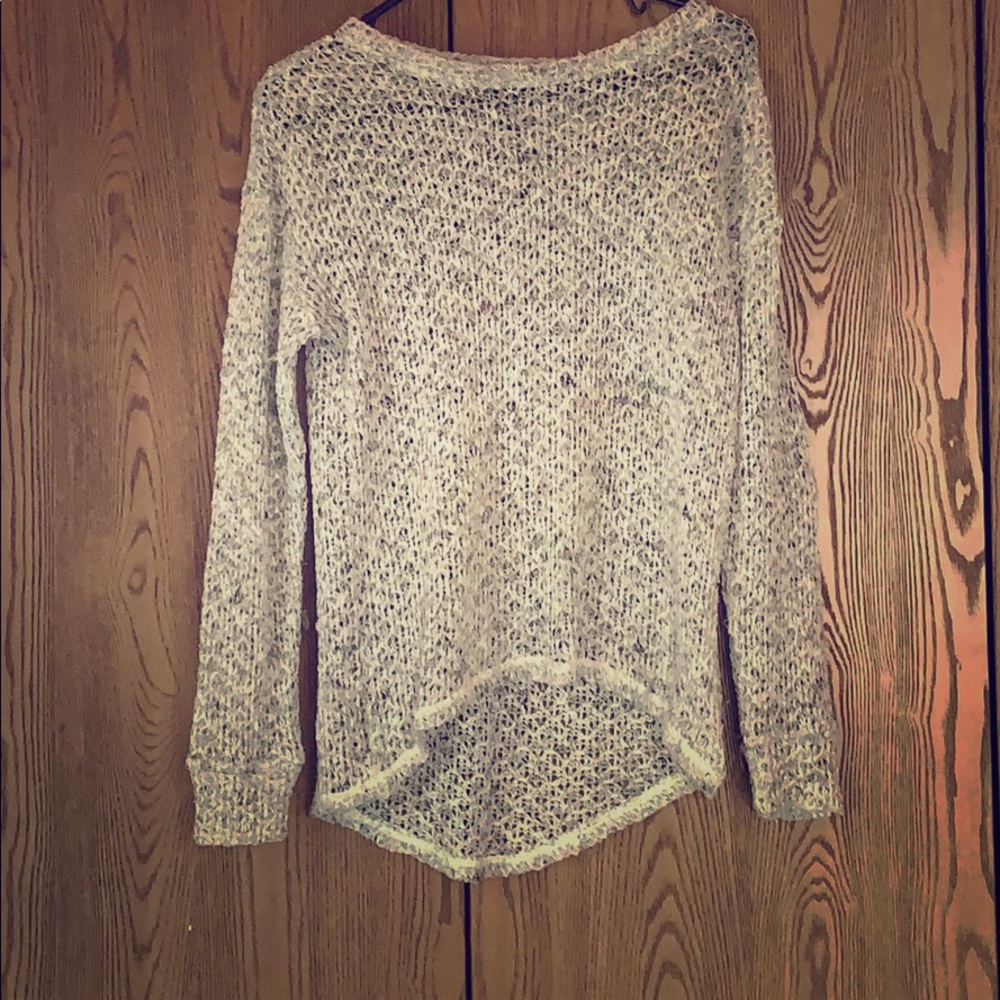Light weight sweater